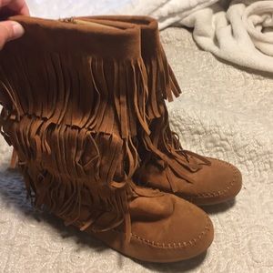 Fringe boots
